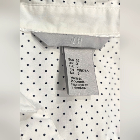 Women's Tailored Button-Up - Size US 2 - Picture 3 of 3